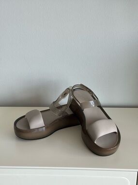Women’s Platform Sandals Beige Size 8US NWT